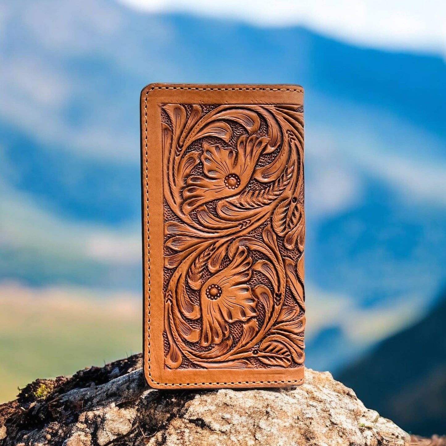 Roping tooled leather & cowhide men’s wallet